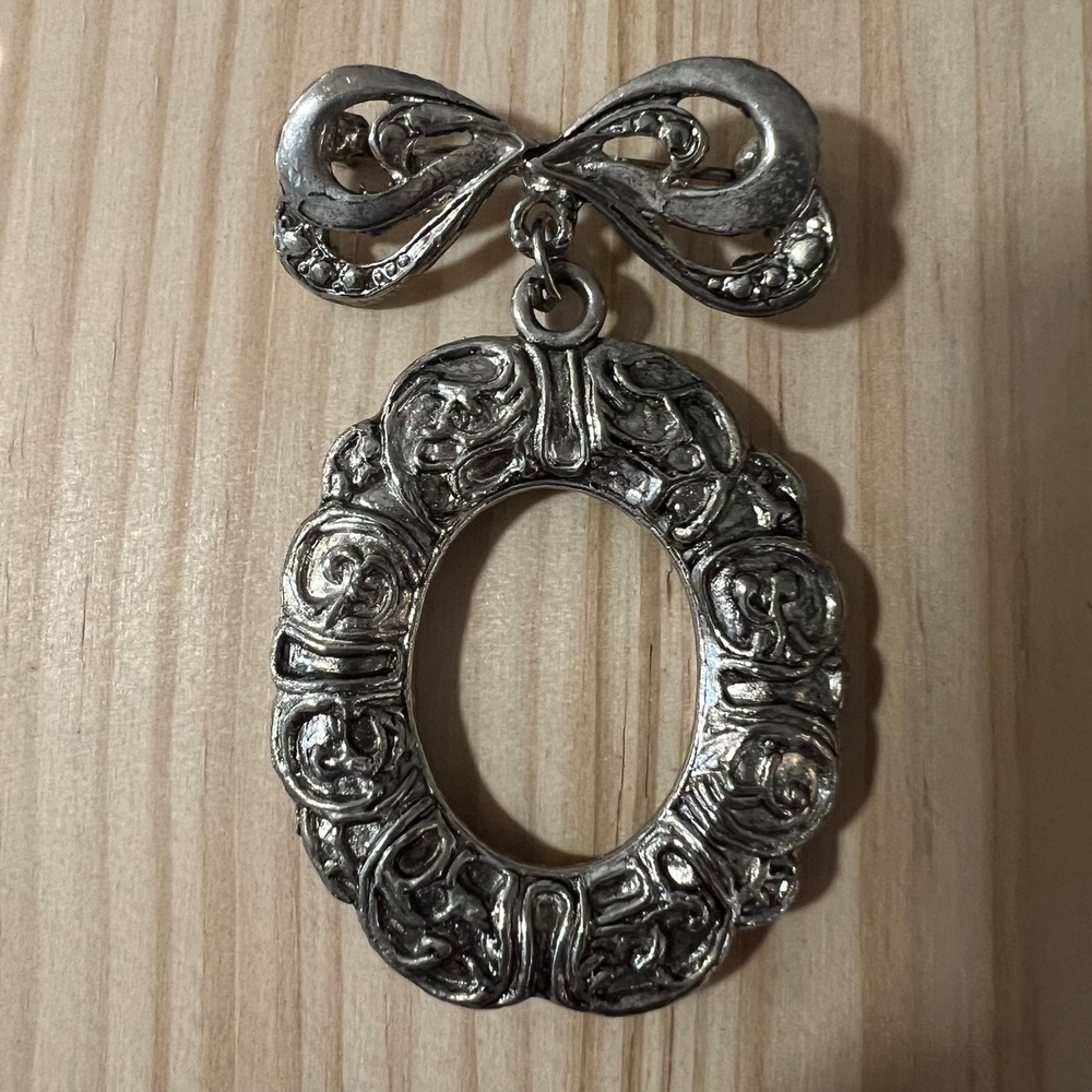 Vintage Ornate Picture Frame Brooch Silver Tone Portrait Pin Victorian Revival